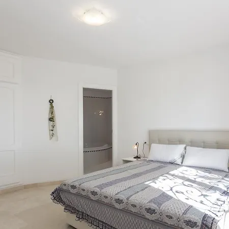Casa Ponoig Vila *